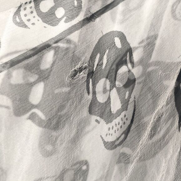 Alexander McQueen Italy Black and White Silk Scarf Romantic Goth Lux Pop-star - Picture 9 of 9